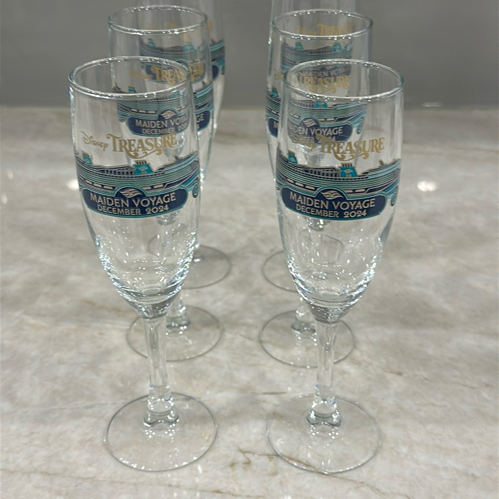 Disney Treasure Six (6) Champagne Flutes